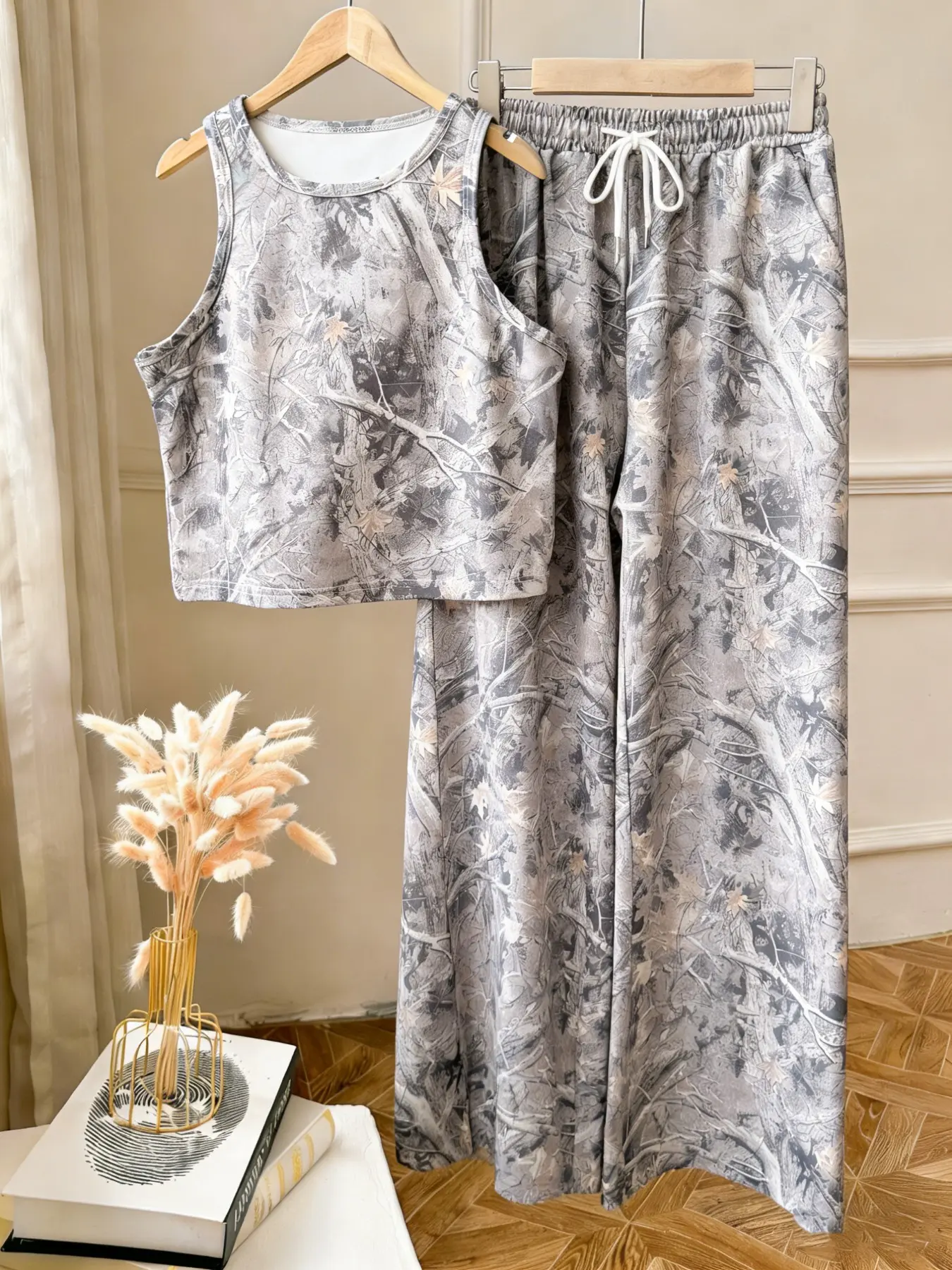 Women's Outdoor Casual Two-Piece Set, Summer Matching Set, Camo Printed Elastic Waist Pants and Vest, Loose-Fitting Sleeveless Crop Top, All Seasons, Womenswear Camouflage