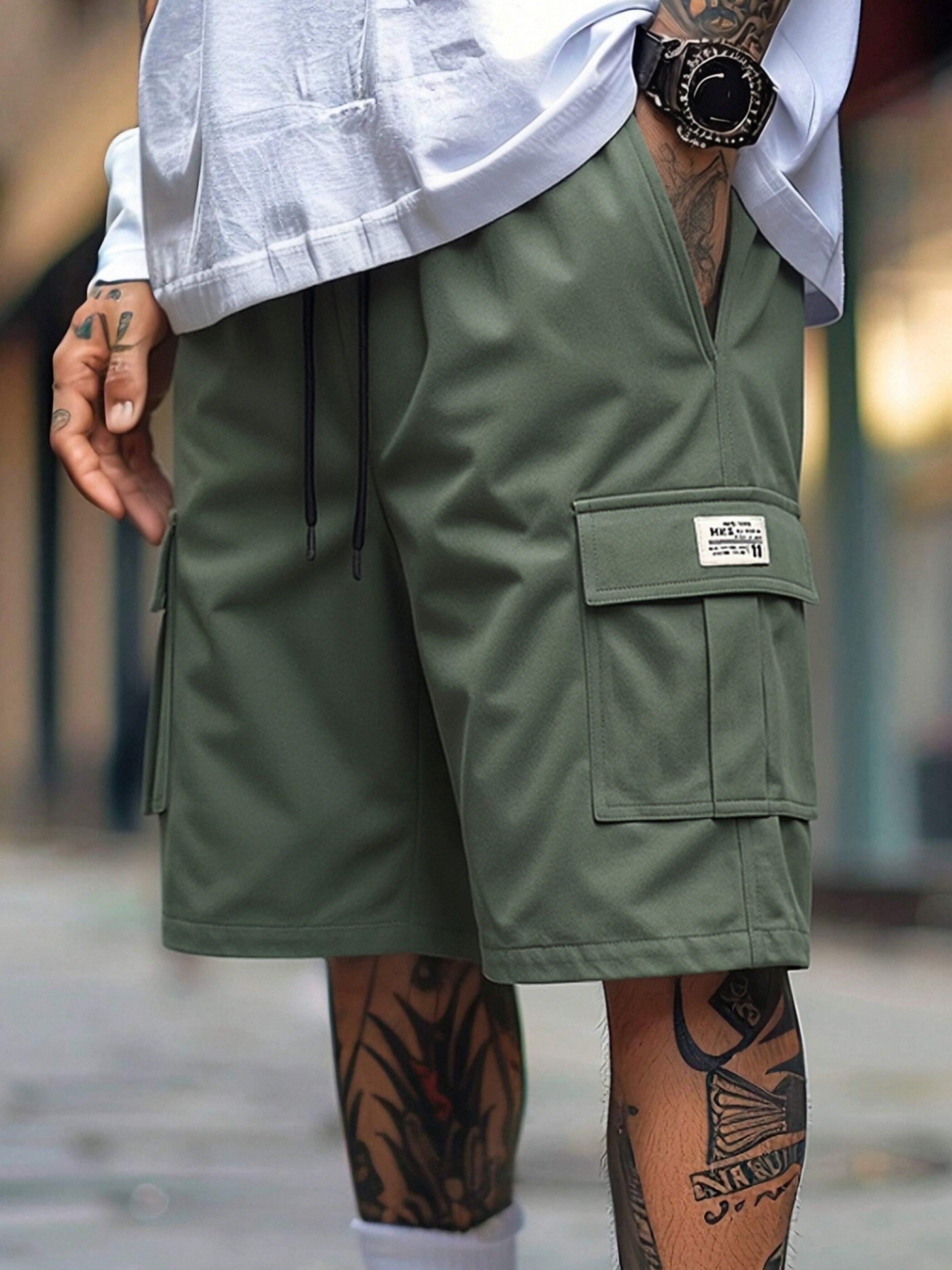 Men’s 3-pack cargo shorts in a trendy street style loose, casual knee-length design with multiple pockets and quick-dry fabric. Suitable for sports and beachwear, an essential summer fashion piece. Crewneck Top