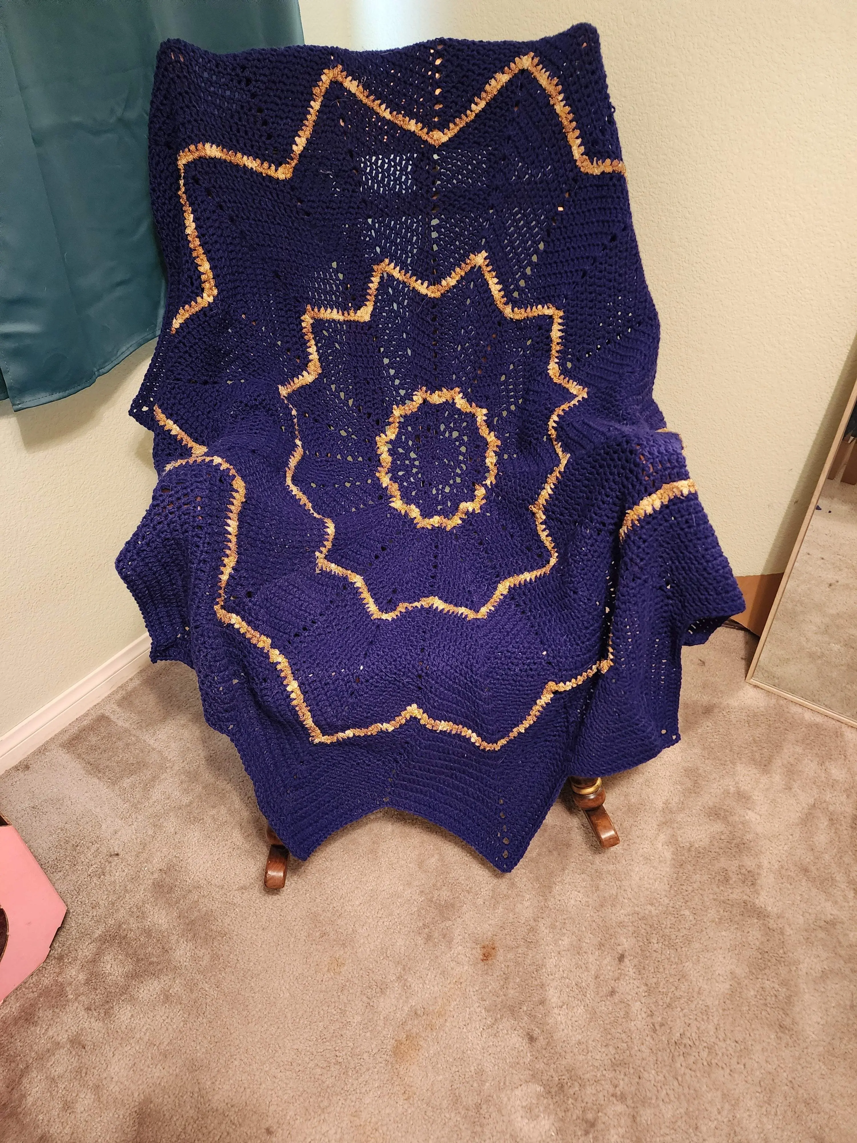 Handmade Crochet Round Ripple Blanket