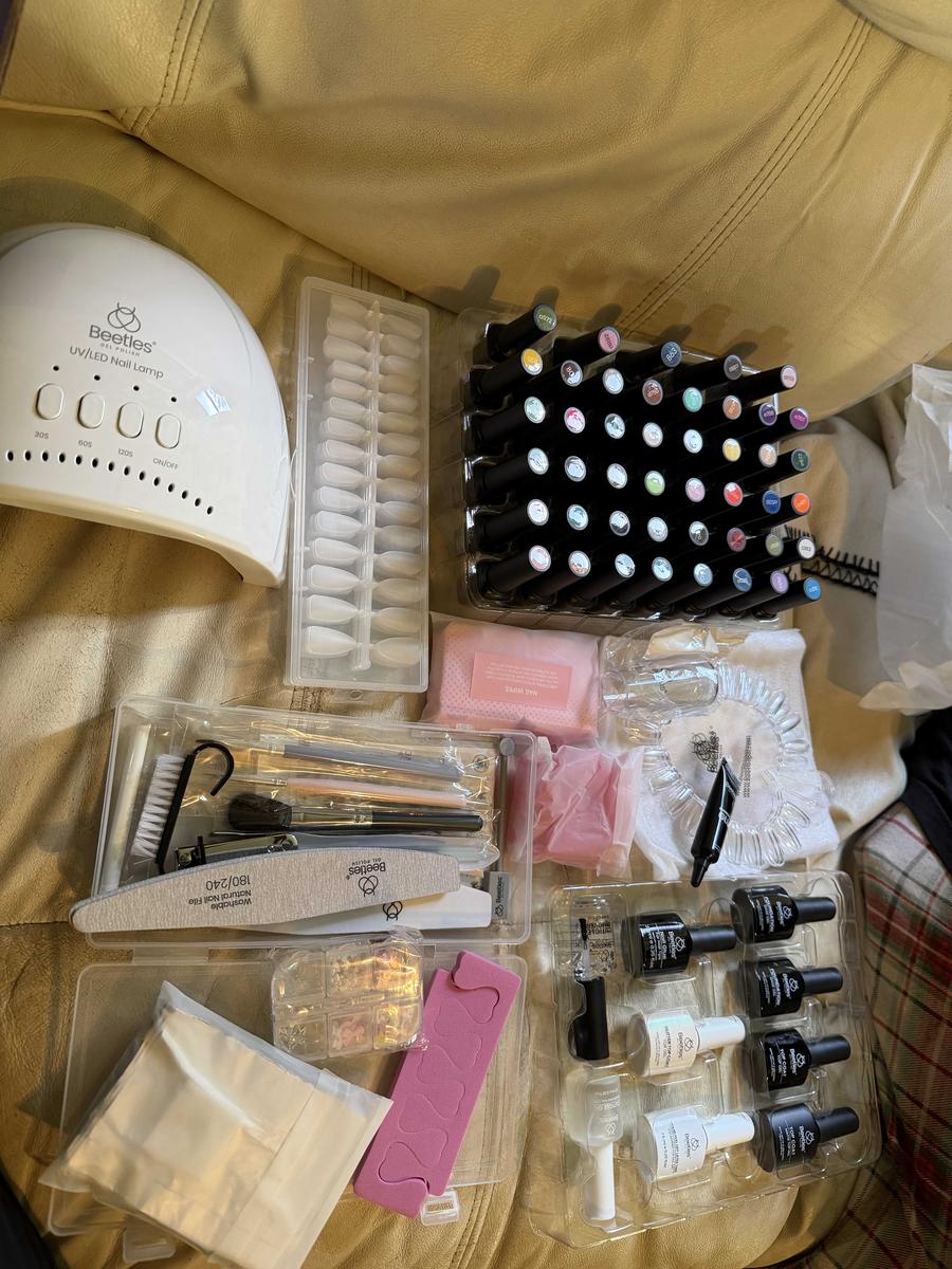 Item: 97Pcs 45 Colors Travel Holiday