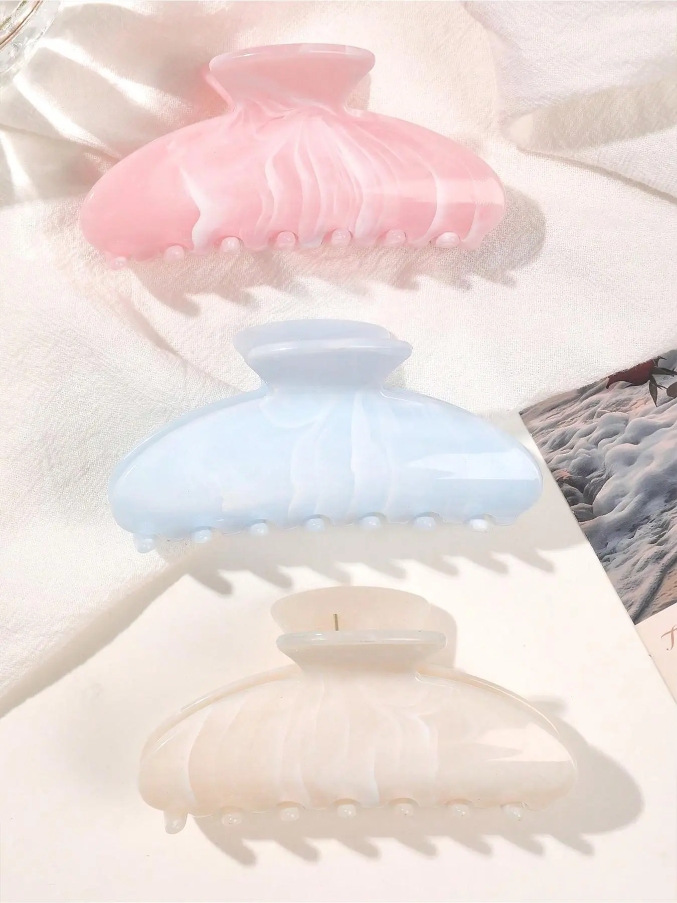 Aesthetic Jelly Hair Claw - Cute Pastel Clips for Everyday & Lazy Hairstyles magnets barrettes alligator duck bill