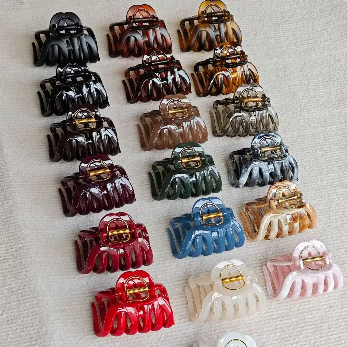 Jumbo Claw Clip | Deep-Toothed Shark Clip | Thick & Long Hair | Fashion Accessories / Hair Accessories / Hair Clips & Hair Pins Hair Claws
