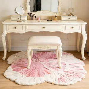 1pc French Ins Style Living Room Plush Carpet Retro Bedroom Decoration Bedside Rug Pink Special-shaped Bay Window Carpet Fluffy and Soft Home Dressing Table Non-slip Floor Mat Fluffy Rugs Decorative Rugs