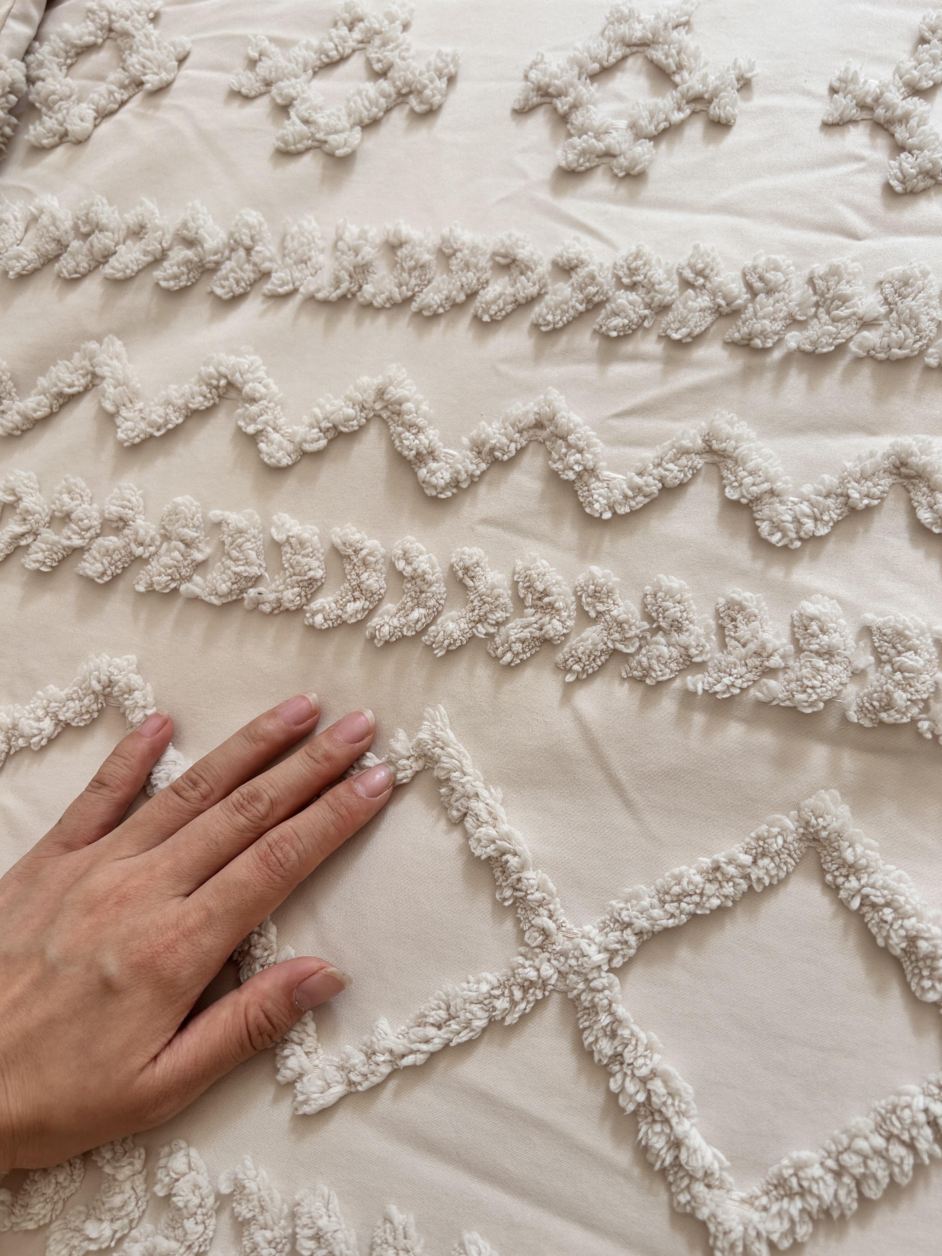 Bedsure Tufted Boho Decorative Bedding Set Comforter Boho Bed Set, GentleSoft 3 Pieces Farmhouse Shabby Chic Embroidery Bedding, Soft Jacquard Comforter for All Seasons Gifts Bedsure Tufted Boho Decorative Bedding Set Comforter Boho Bed Set, GentleSoft 3 Pieces Farmhouse Shabby Chic Embroidery Bedding, Soft Jacquard Comforter for All Seasons Gifts
