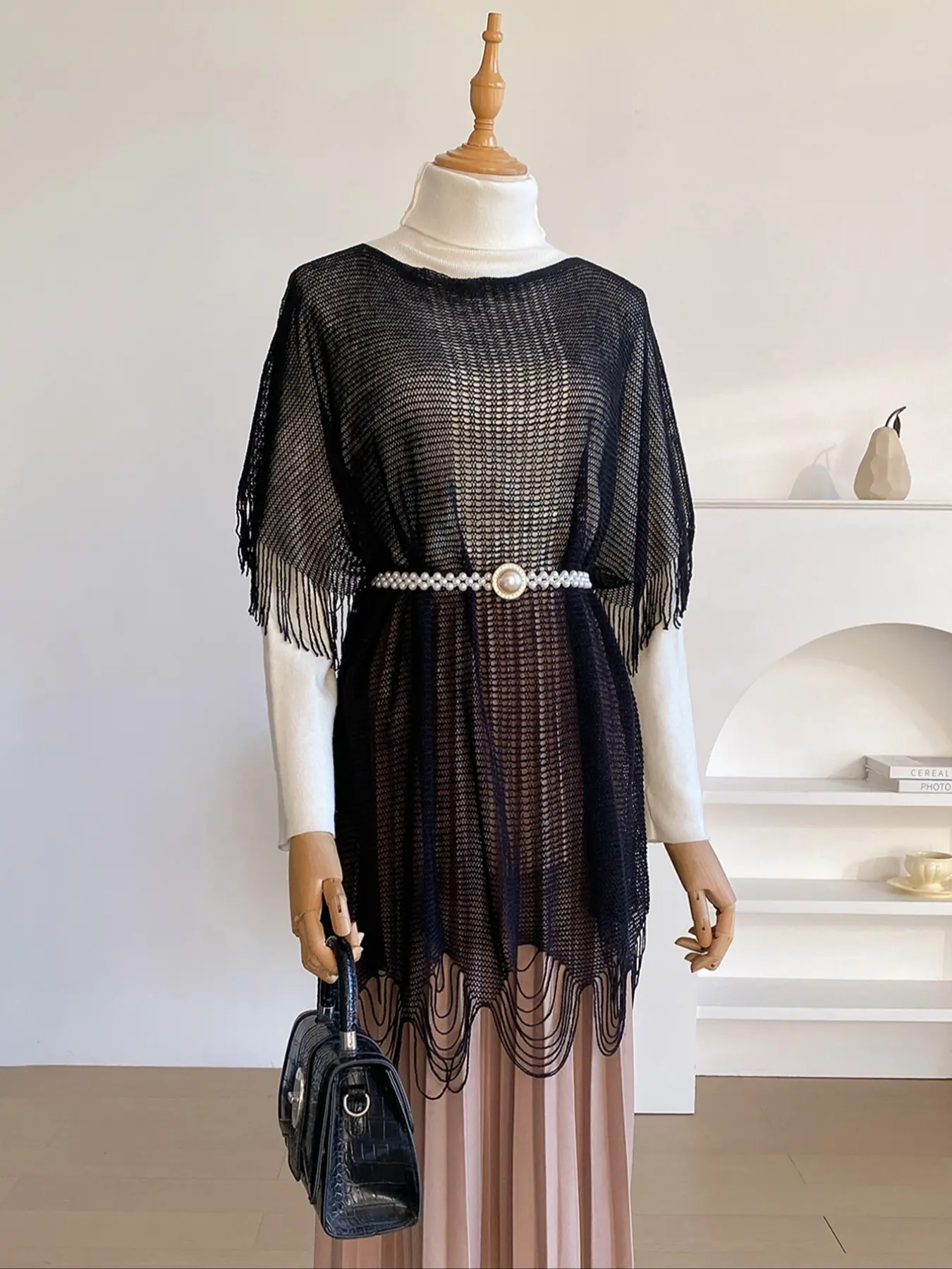 Elegant Women's Plain Shawl with Pearl Belt, Hollow Out Fringe Design, Casual Fashion Scarf for All Seasons, Daily Wear Accessory, Boho Style Scarf, Fringe Trim Shawl