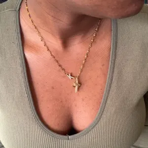 Women's Stainless Steel Necklace with Zirconia Cross Crown Initial Pendant, Casual Fashion Lip Chain Jewelry for All Seasons