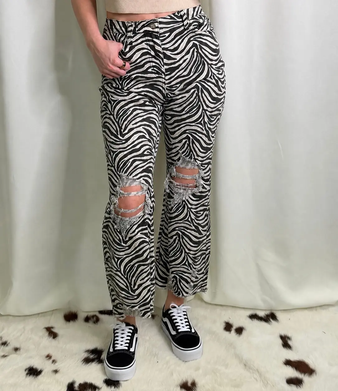 Women's Western Zebra Print Ankle Denim Jeans - Cowgirl Vibe Bottoms, Cool Girl Style Streetwear for Everyday Western OOTD, Ankle Fit, Cowboy Edge, Casual, Cowgirl Attitude, Distressed Look, Safari-Inspired Edge, Washed, Country Girl Jeans