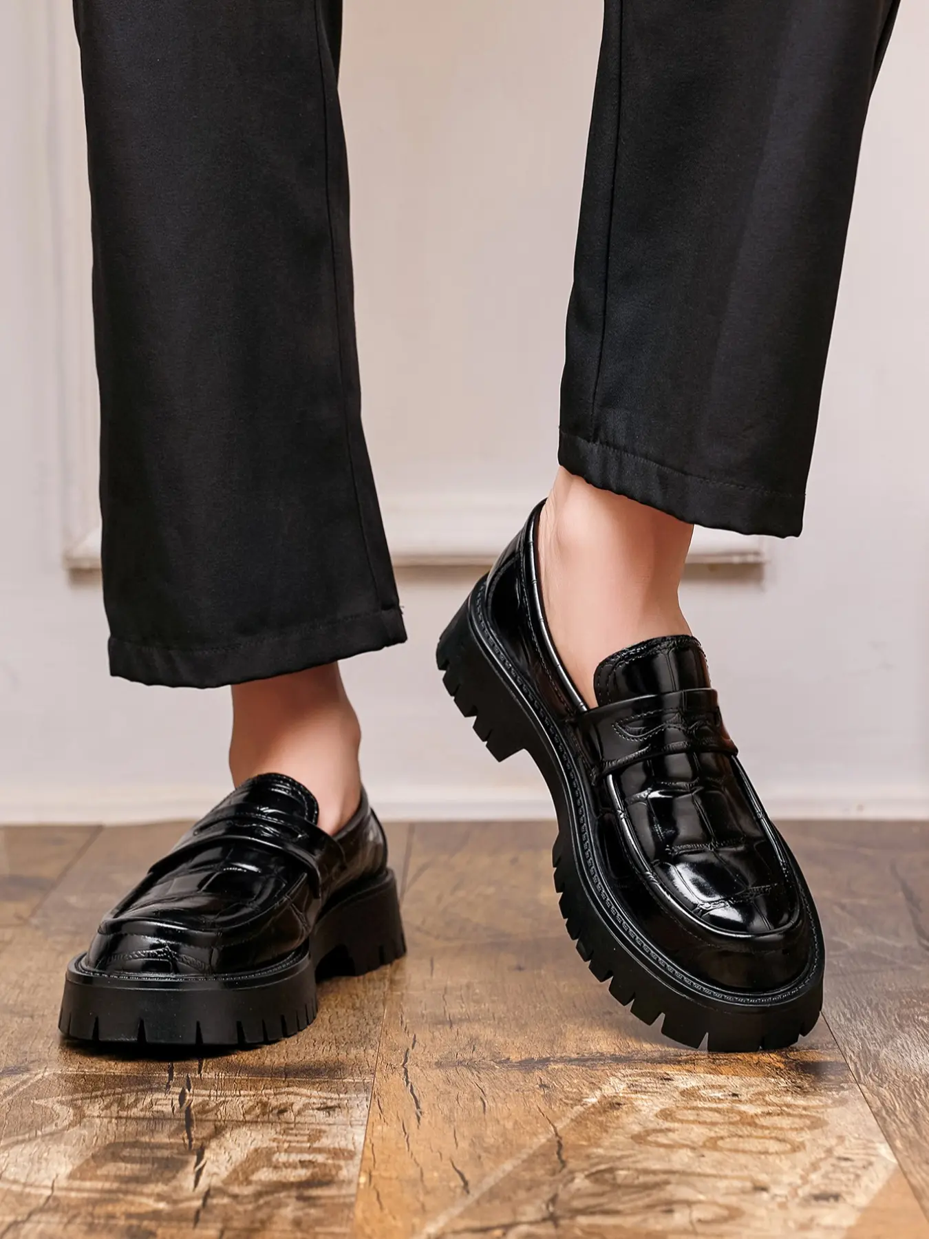 Men's Retro Fashion Slip-On Thick Sole Rubber Loafers Footwear, New Breathable Height Increasing Casual Business Crocodile Pattern Shoes Office Shoes