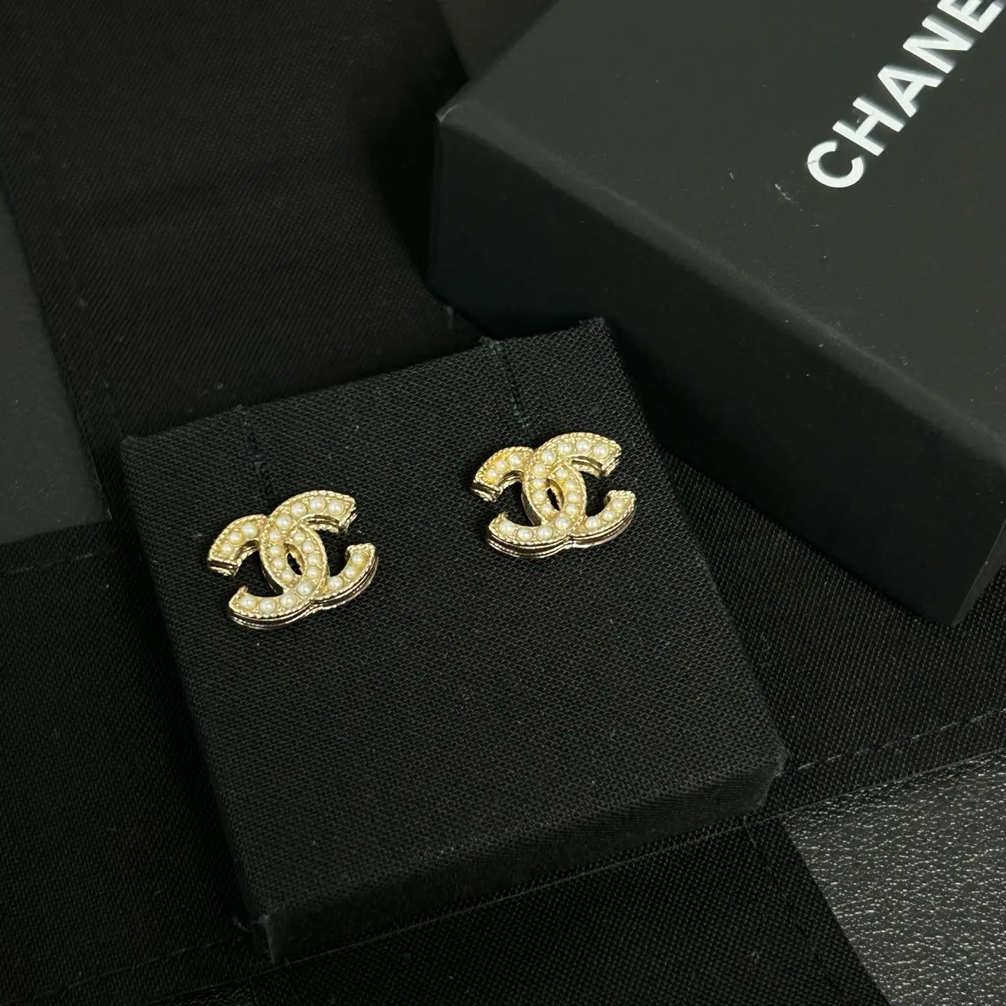 Pre-owned H1 Chanel full diamond pearl double C basic stud earrings ZSL0618047