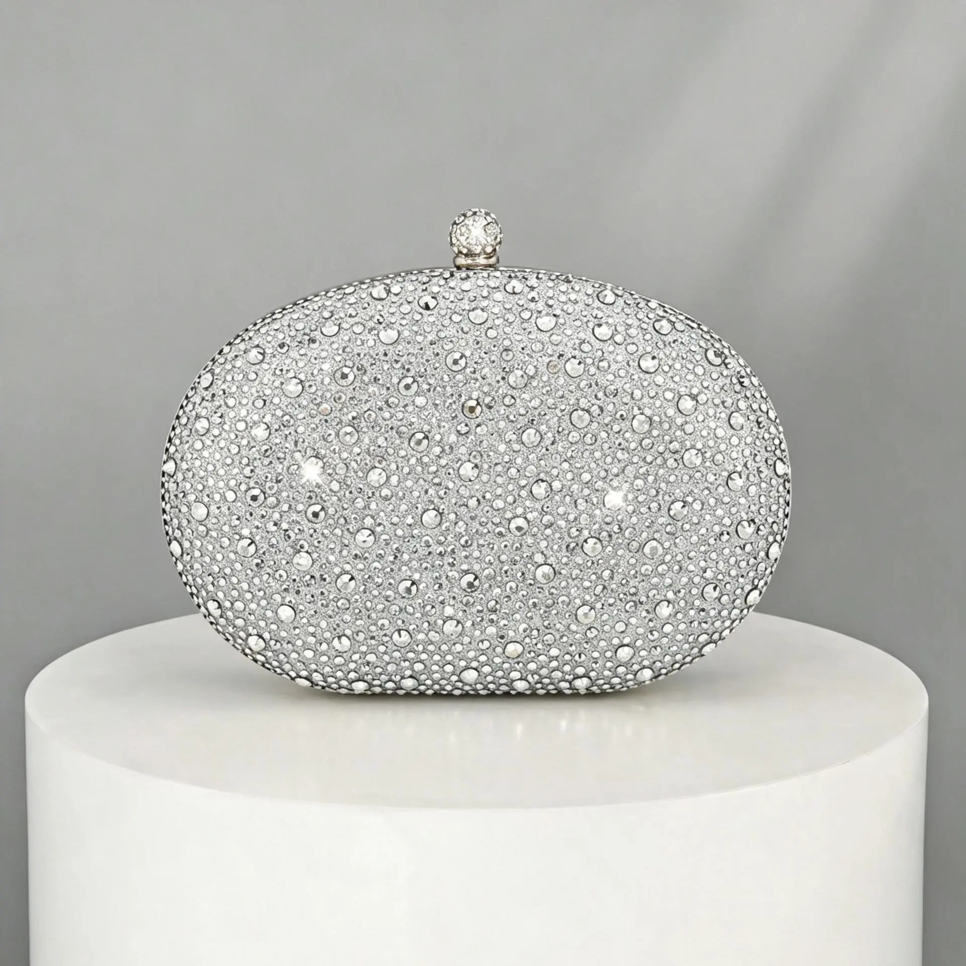 Women White Fully Covered Scattered Rhinestone Oval Evening Clutch Bag, Hardcase Formal Handbag with Crystal Diamond Kiss Lock, Detachable Silver Crossbody Chain Strap, Elegant Bridal Shouler Purse for Wedding, Prom, Banquet and Night Events
