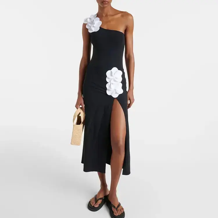 Women's 3D Flower Bandeau One-Piece Swimsuit & Skirt Set - Black & White Two Piece Bathing Suit for Stylish Beach & Vacation Women's 3D Flower Bandeau One-Piece Swimsuit & Skirt Set - Black & White Two Piece Bathing Suit for Stylish Beach & Vacation