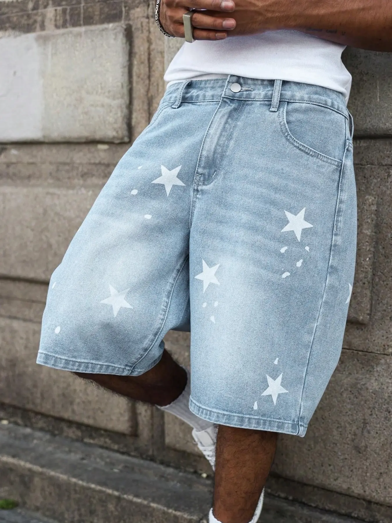 Men's and women's versions of star print, Geometric denim shorts, American-style high-street loose-fitting distressed five-pocket pants, TikTok's top-selling denim shorts, perfect for street style, skateboarding outings, Y2K fashion Denim Jean Shorts