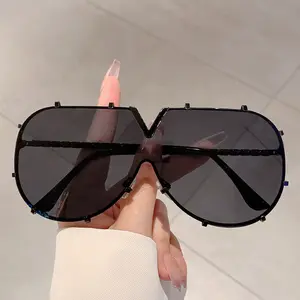Trendy Oversized Exaggerated Rivet Sunglasses V Shape One-Piece Lens HipHop Streetwear Cool Statement Shades UV400