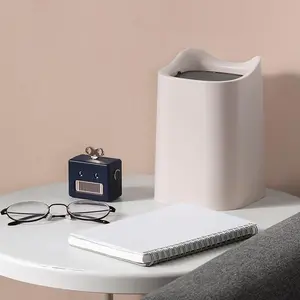 Mini Desktop Trash Can with Lid, 1 Count Small Plastic Waste Basket, Compact Design for Easy Storage, Home Care Supplies, Kitchen Trash Bin