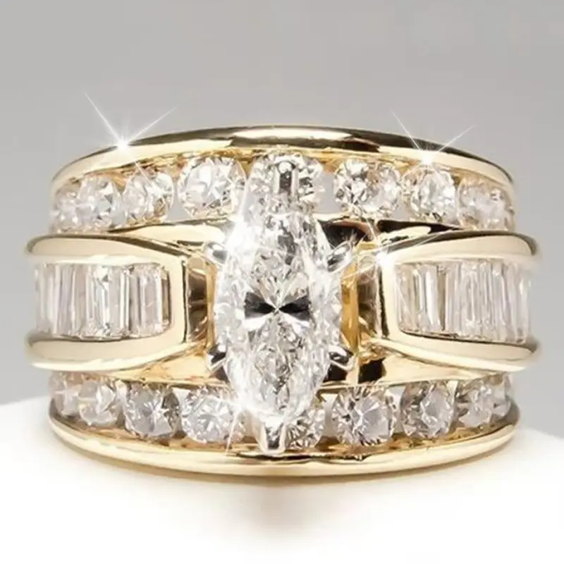Elegant Women's Ring, sparkling rings for women,accessories adults, funky unique accessories ,promise rings for gf, engagement rings, accessories for women, Suitable for parties,Christmas and Halloween,festivals, gifting, and daily wear