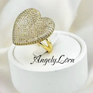 AngelyLorn Anillo Corazón 14K Gold Laminated High Quality Heart-Shaped Ring with Sparkling Details