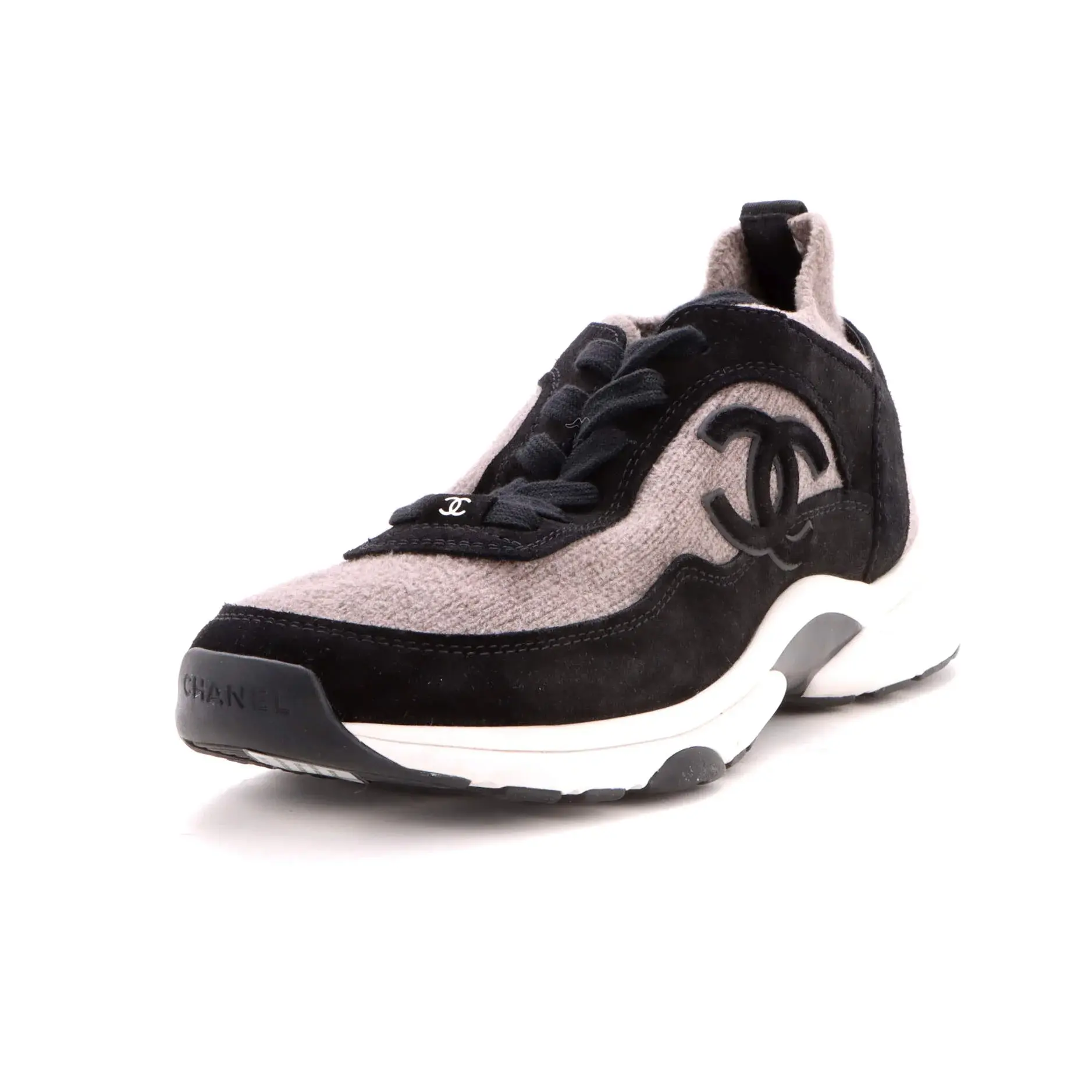 Pre-owned Chanel Women's CC Low-Top Sneakers Suede and Knit Fabric by Rebag