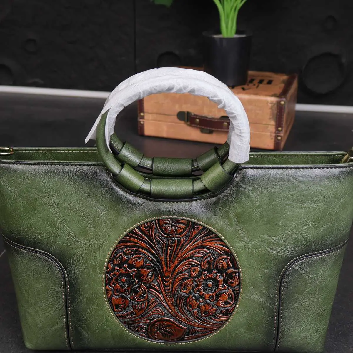 2026 New Vintage Green Plant Embossed Handbag, Chinese-Style Women's Shoulder Crossbody Bag, Chinese-Style Engraved Women's Handbag, Vintage High-End Women's Fashion Embossed Handbag.
