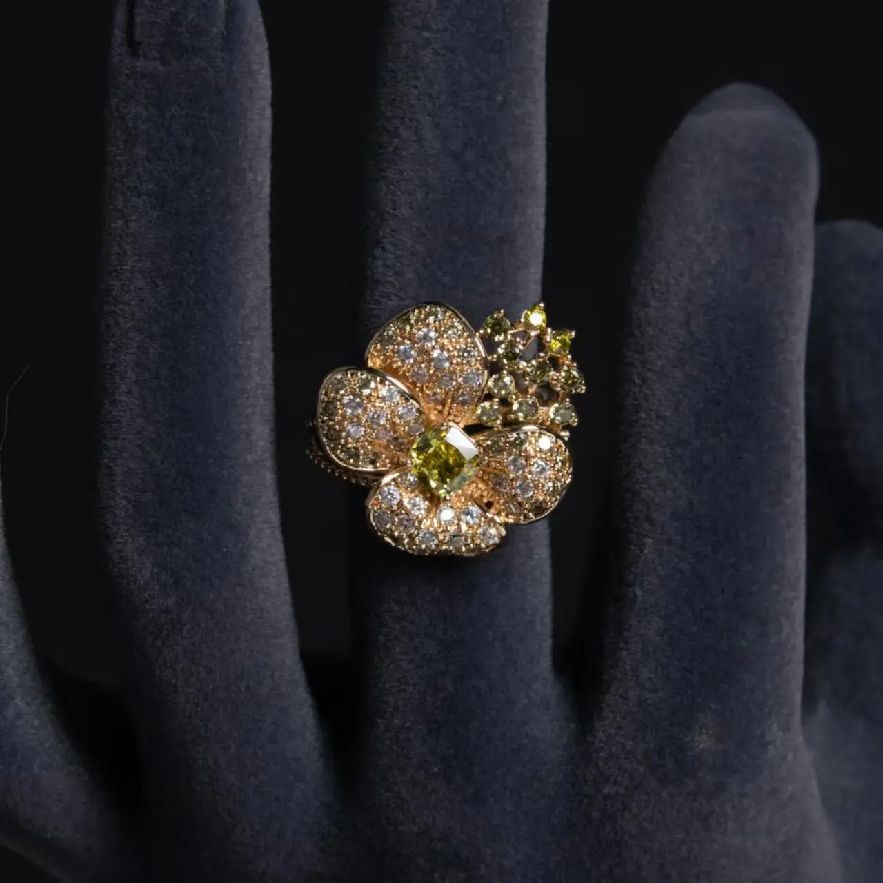 Gold-backed olive green ring