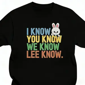 Lee Know Stray & -Inspired Kpop Graphic T-Shirt - Funny I Know You Know Lee Know & Stray Lyrics Design, Comfort-Enhanced Loose Fit Round Neck, Unisex Casual Wear for Men & Women, All-Season Fan Apparel for Halloween, Christmas, Valentin