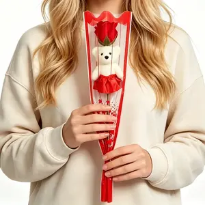 1 Pack Cute Bear Faux Rose Bouquet, Romantic Cute Aesthetic Style, Realistic Faux Rose with Bear, Clear Decorative Gift Sleeve Packaging, No-Wilting Design for Valentine's Day Birthday Anniversary Gift, Couple & Friend Present, Party Centerpiece Dec