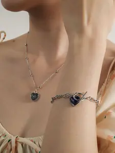 Color Changing Thermochromic Pendant Necklace/wristband, Durable Alloy, Heart Design, Perfect Gift Jewelry Accessory for Girls and Women, Thermochromatic Pendant