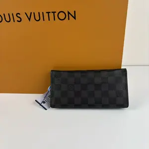 Pre-owned Louis Vuitton Brazza Wallet