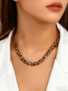 1pc Chic Leopard Print Necklace for Women - Sexy & Chunky Style, Iron Material, Perfect for Daily Wear & Parties - Versatile All-Season Accessory, Beachwear Accessory | Bold Statement Necklace | Iron Construction
