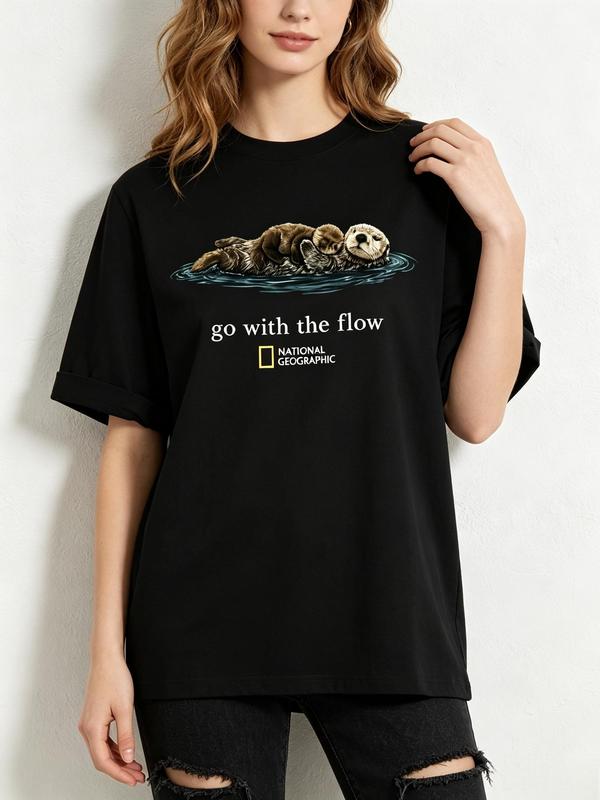 Women's Unisex Vintage Crew Neck Pure Cotton Sea Otter Art Graphic T-Shirt - Nature-Inspired Animal Lover Gift, Cute Sohochic Tee