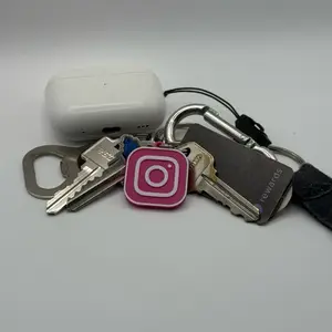 Instagram Logo NFC Keychain – Tap to Share Your Profile Instantly