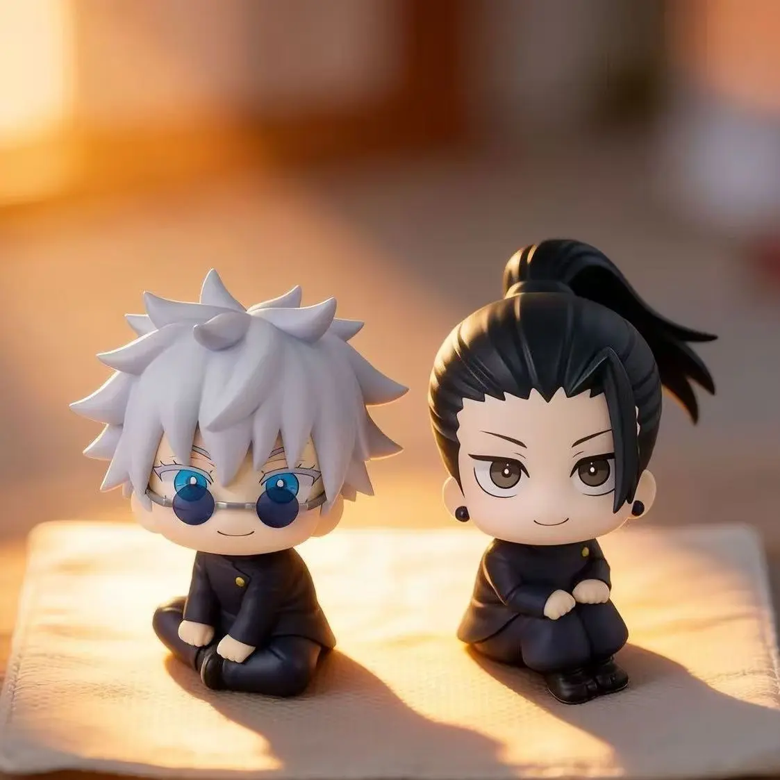 Jujutsu Kaisen Palm-Size Q-Version Set, Gojo Satoru & Suguru Geto Sitting Anime Figures, Mini Dolls, Collectible Hand Models, Car Ornament & Desk Decoration, Collectibles Gift, Character Art