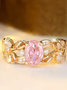 High-end egg-shaped pink diamond edge white diamond flower and leaf Cluster Ring for women, light luxury and elegant, versatile, suitable for wearing on the index finger.