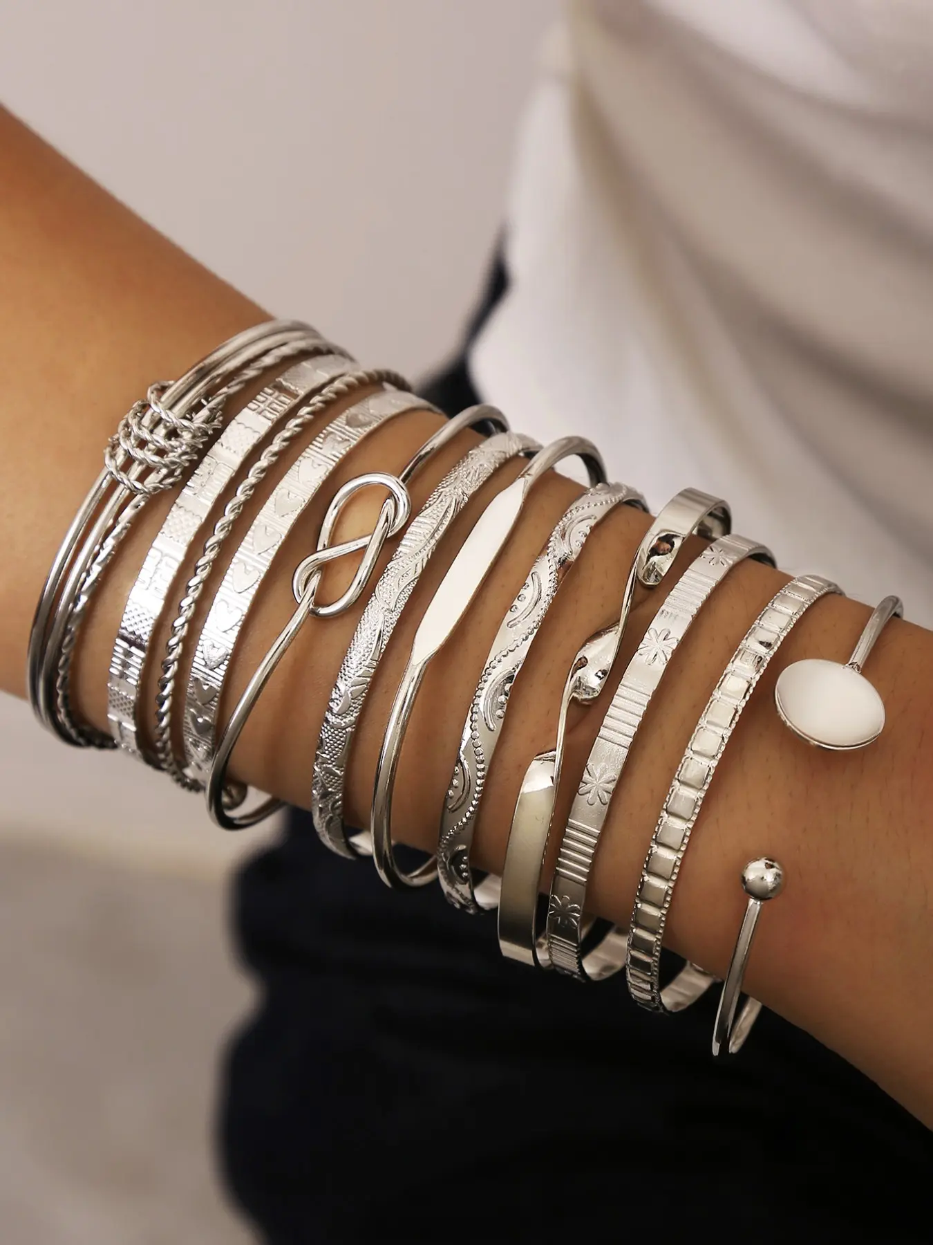 Heart Geometric Pattern Metal Stackable Bracelet Set 12 Pieces, Fashionable Bangles, Stylish Jewelry Collection, Matching Heart Bracelets, Perfect Gift for Women & Girls, Heart Cuff Bracelet