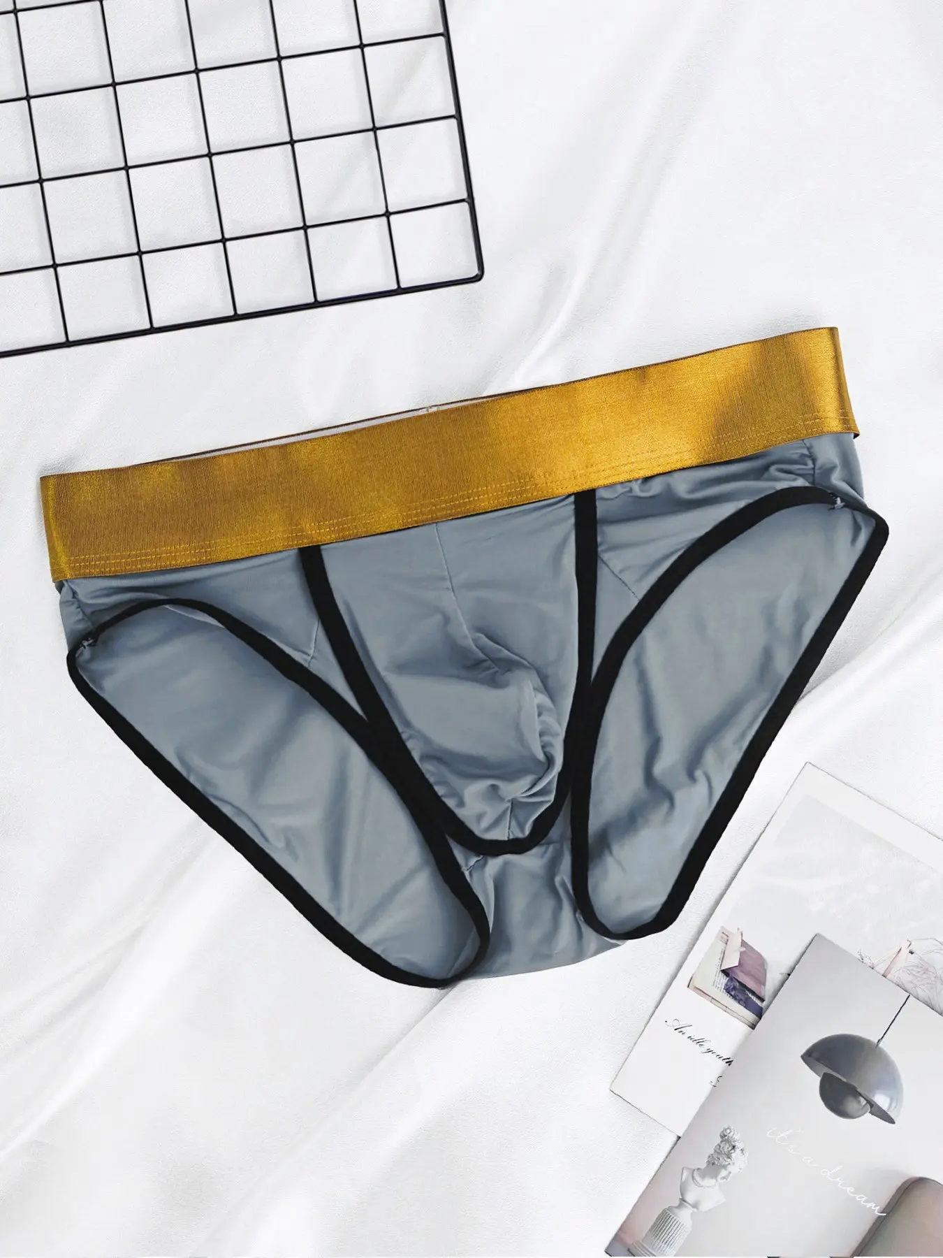 Mass-market men's three-piece briefs - simple Plain solid color - college student youth briefs - regular style - sporty style - breathable - elastic - versatile - trendy and handsome men's three-piece briefs - briefs for boys