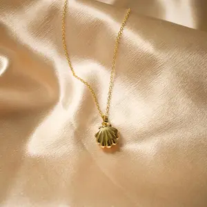 Fashionable style inlaid with imitation artificial pearls and shells, openable pendant necklace, 1 piece of jewelry gift