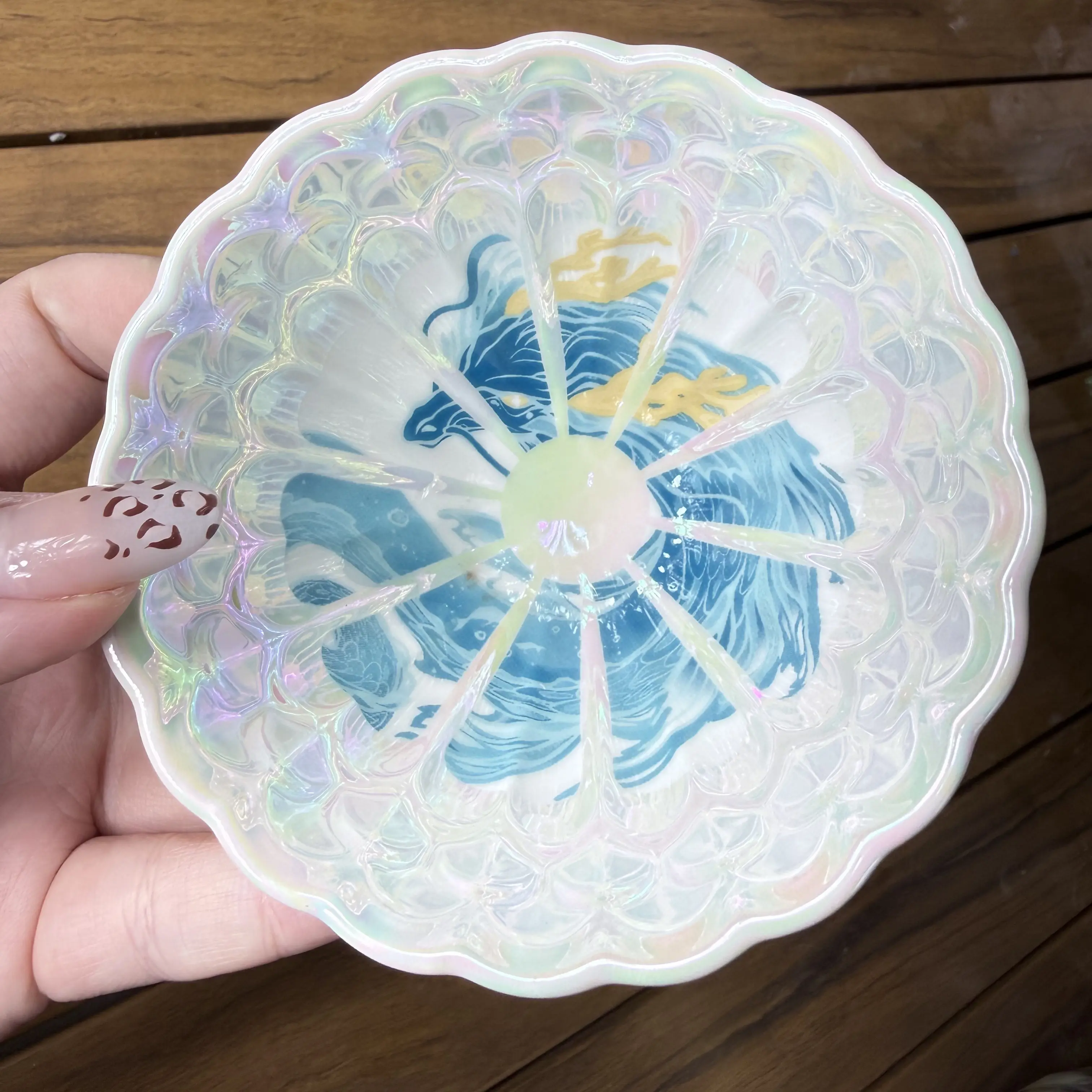 Jianzhan Kung Fu Tea Cup, Sea Blue Fish Bottom, Pure White with Seven-Color Glossy Mother-of-Pearl, Symbolizing Fortune Like the Eastern Sea