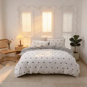 3-Piece Duvet Cover Set with Black Mini Heart Pattern, Fresh & Minimalist Style, Including 1 Duvet Cover + 2 Pillowcases (Insert Not Included), Simple-Style Bedding Set, Ultra-Soft & Skin-Friendly, Suitable for Multiple Occasions, Bedroom Bedding Set