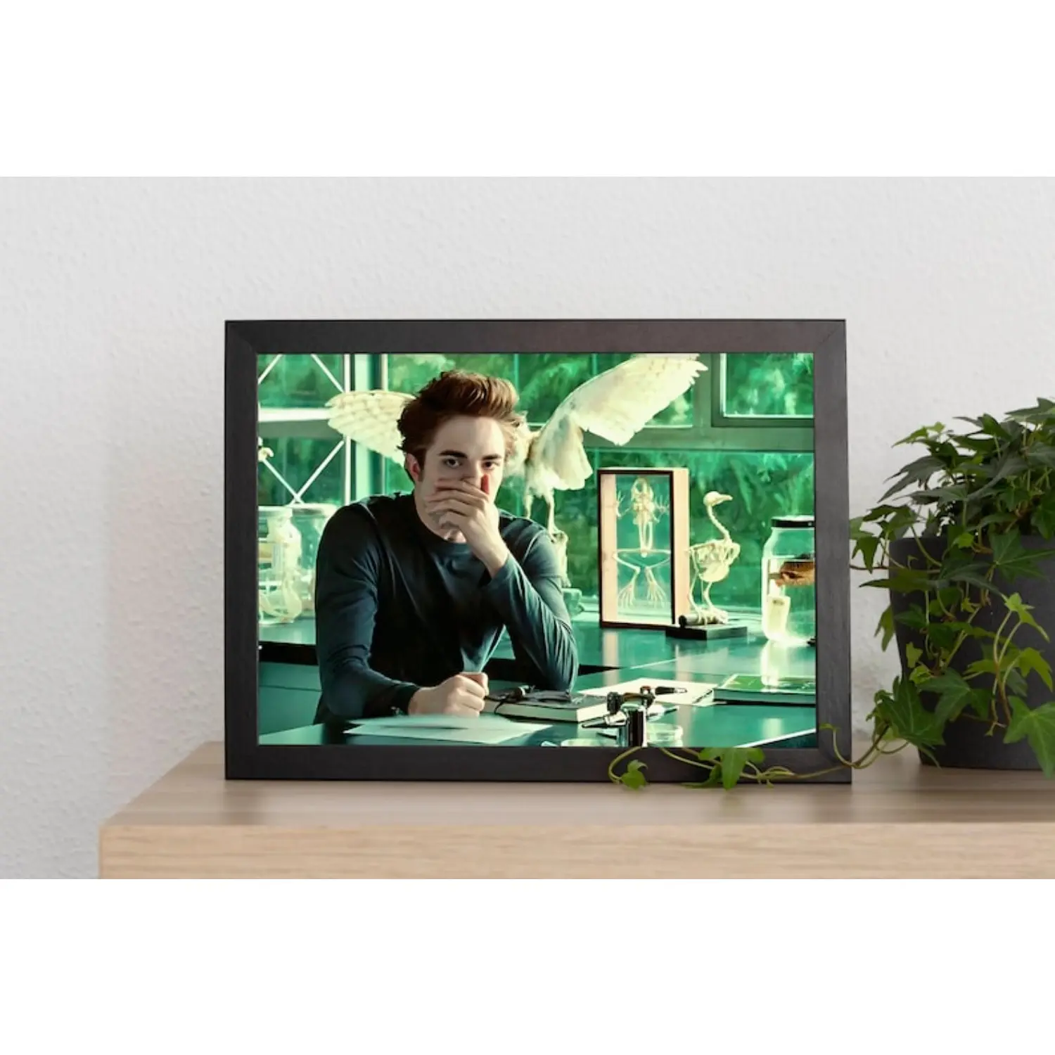 Funny Bathroom Poster, Edward Smell Stinky Face Poster, The Twilight Saga Movies Poster, Modern Artwork for Living Room Dorm Wall Home Decoration