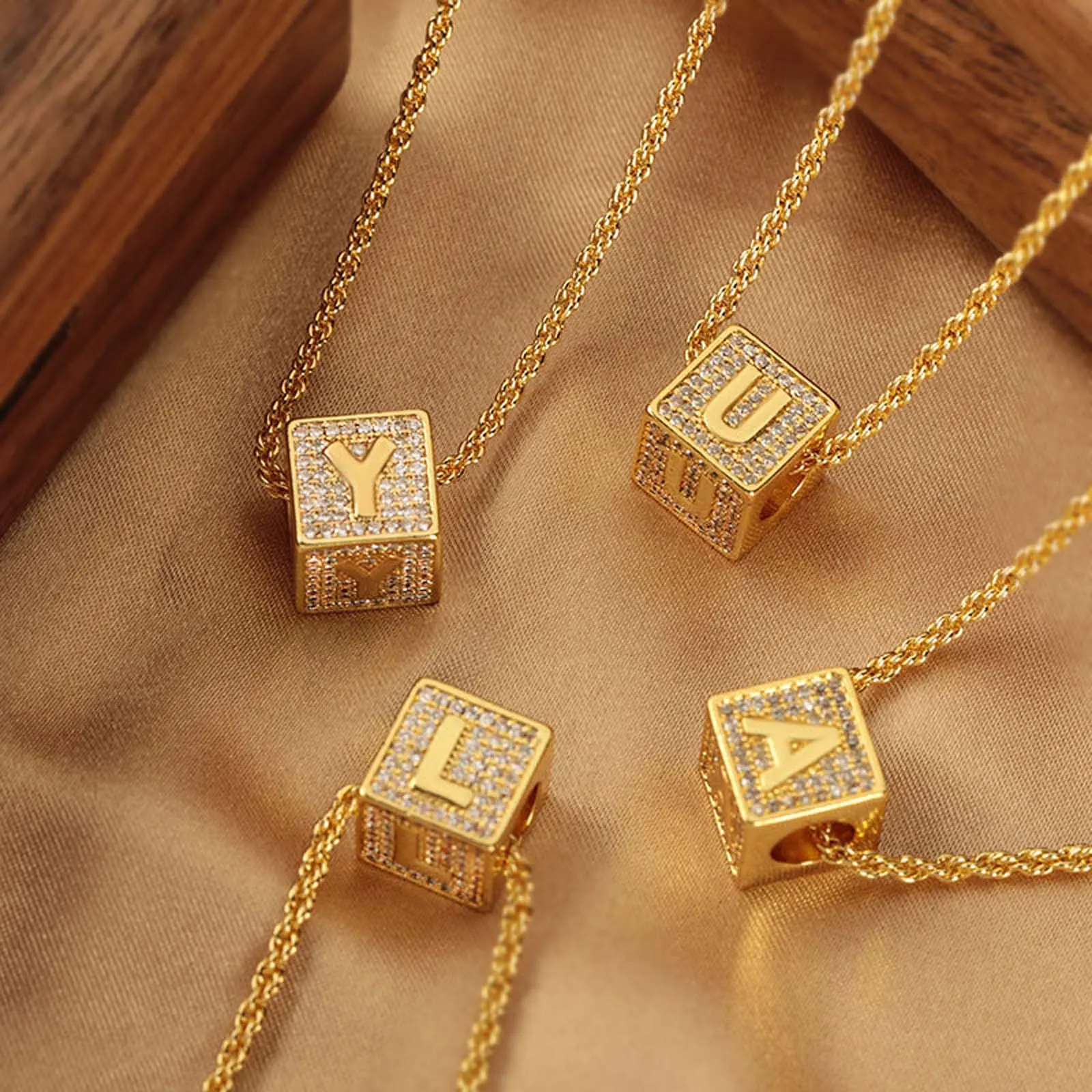 Women's Personalized Gold-Tone Square Pendant Necklace with Artificial Gemstones, Adjustable Statement Piece Jewelry, Fashion Necklace, Golden