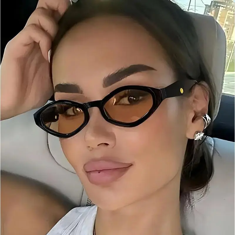 Women's Irregular Cat Eye Chic Sunglasses - Lightweight Durable Eyewear, Square Frame, Black Square Design for Street Shoot, Summer Party Styling, Square Frame Sunglasses