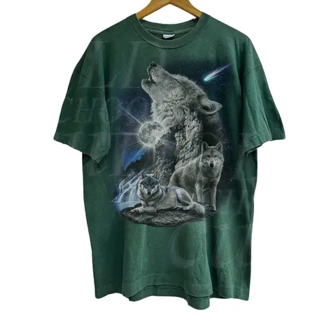 Men's Vintage Distressed Round Neck Short-Sleeve Graphic T-Shirt - Wolf Family Print, Howling at Moon Design, Wild Free Pack Art, Loyal Gray Animal, Casual Streetwear Top, Fitted Cut, All Seasons, Cold Wash Crew Neck Tshirts