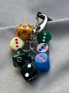 Vintage-Inspired Dice Keychain Pendant-Resin Dice Keychain Accessories for Women Men, Fun Keychain, Keychain for Purse, Dice Keyring Bag Charms, Key Chain for Bags & Backpacks Car Accessories Valentine’s Day Christmas Gift, Keychain