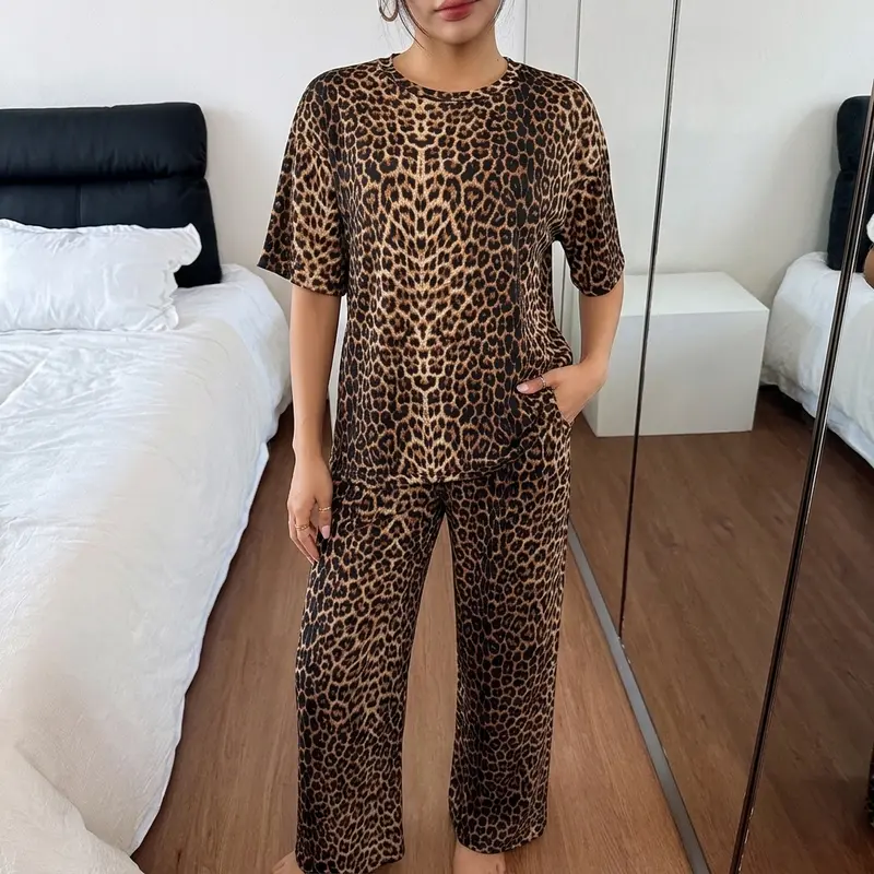 Women's 2-Piece Leopard Cheetah Print Knitting Spandex Pajamas - Short-Sleeve Crew Neck Top, Wide Leg Pants, Nightwear, Novelty Print Loungewear Sets, Polyester Casual Fabric