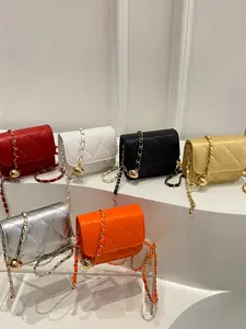 Women PU Material Crossbody Shoulder Bag, Argyle Pattern Chain Design Magnetic Closure Small Square Handbag for Daily Use & Dating, Crossbody Purse