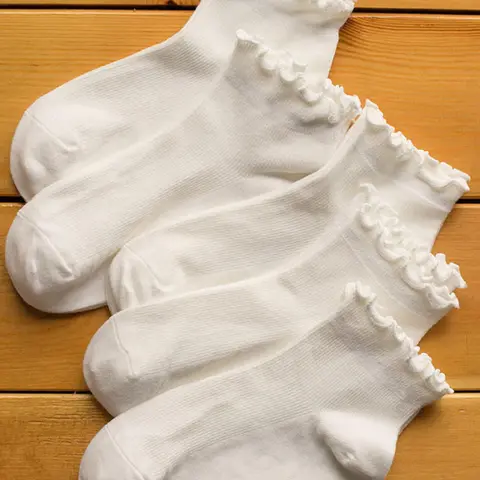 【Black Friday】Women’s 5-Pair Solid-Color Frill-Trim Crew Socks, Soft and Breathable Knitted Design for Casual Daily Wear in Spring and Summer