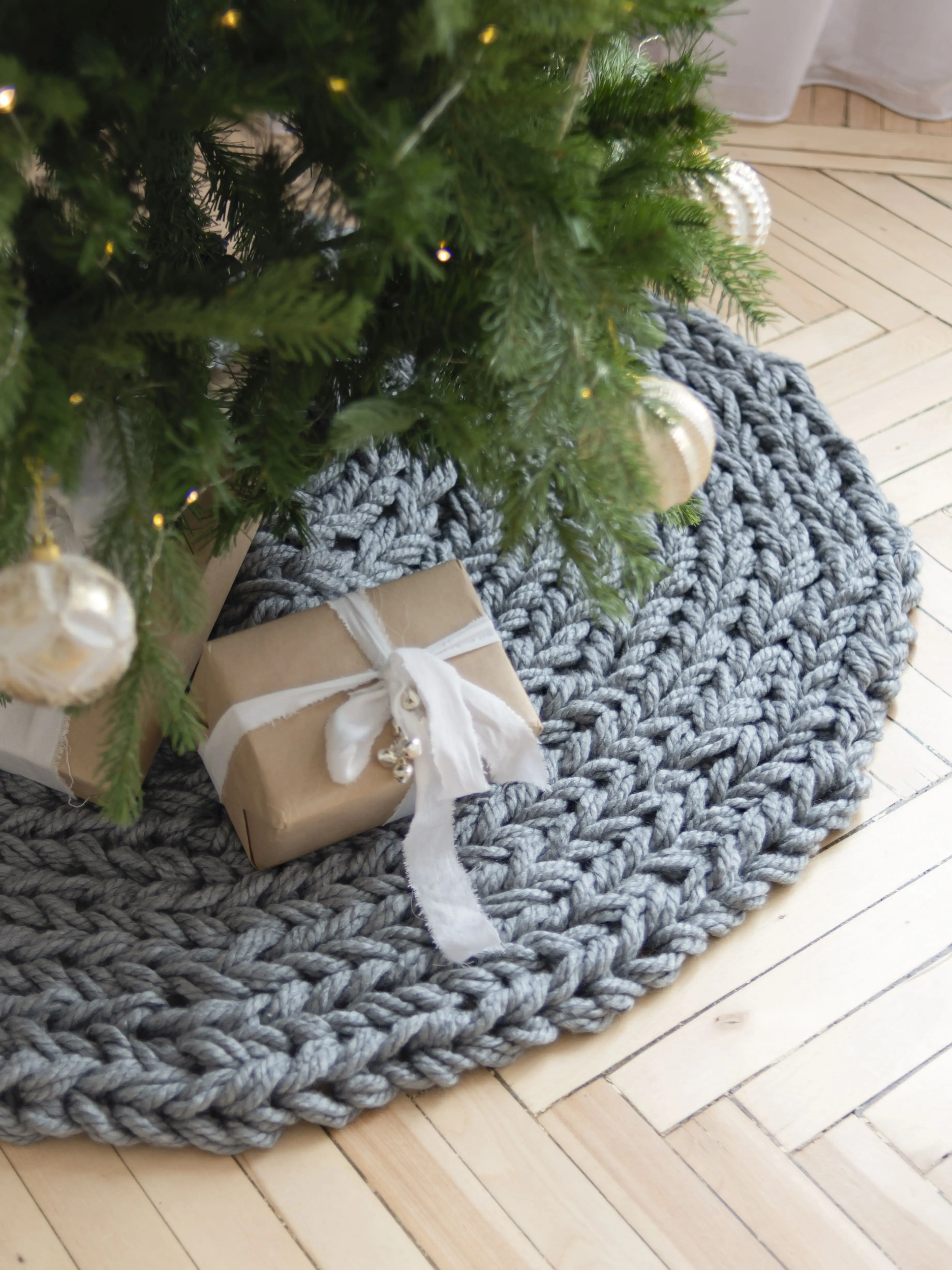 Gray Chunky-Knitted Christmas Tree Skirt | US Stock