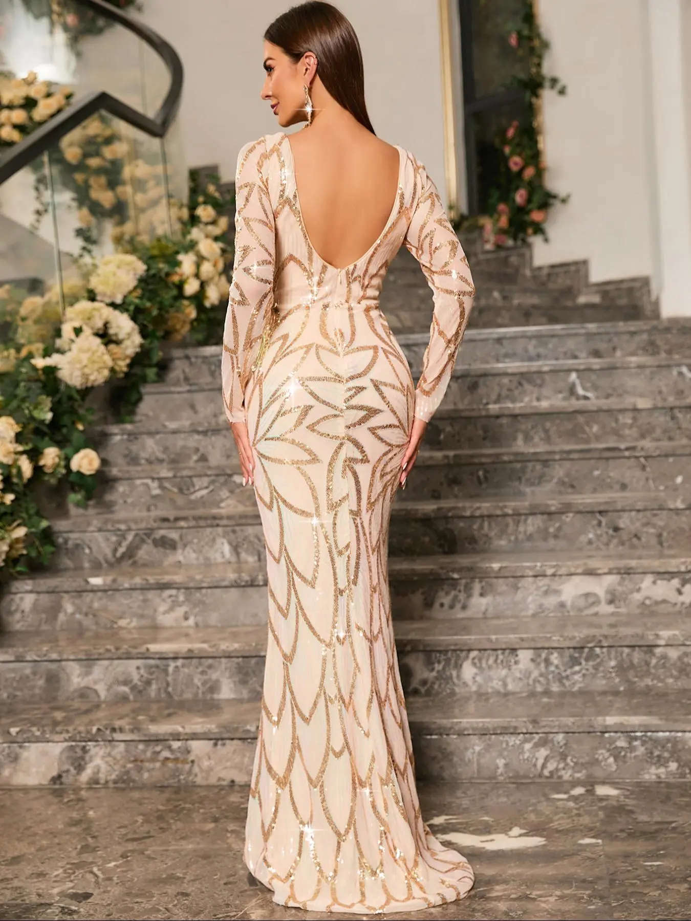elegant bodycon evening dress Emerald Green Maxi Dress: Chic Bodycon Evening Gown with Slit