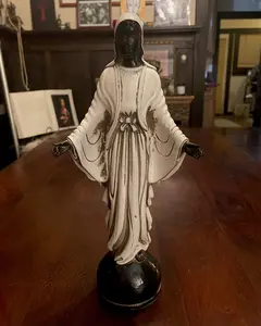 SANTA MARIA FIGURINE.