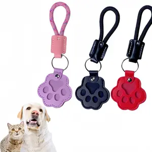 Pet Fur Memory Charm Leather Keychain Keepsake for Dog Cat Hair Paw-Shaped Design Memorial Sympathy Gift for Grieving Owners