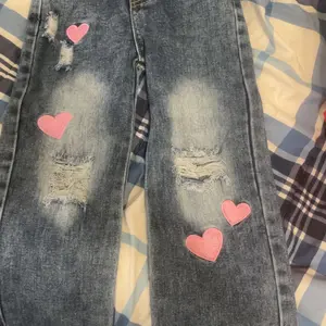 Girls' Vintage Y2K Street Style Ripped Denim Jeans, Blue Heart Embroidery Wide Leg Graphic Pants, Casual Daily Wear
